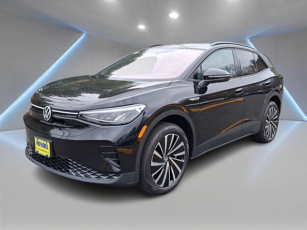 2025 Volkswagen ID.4 Pro in Deep Black Pearl — front three-quarter view