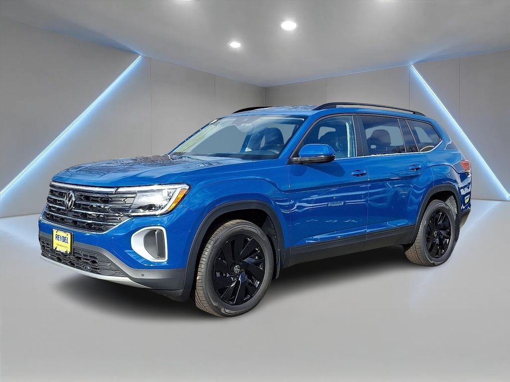 2026 Volkswagen Atlas 2.0T SE w/Technology in Mountain Lake Blue Metallic — front three-quarter view