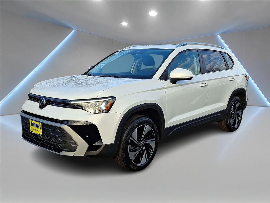 2026 Volkswagen Taos 1.5T SE in Pure White — front three-quarter view